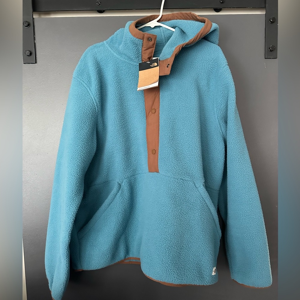 The North Face Men’s Carbondale Half-Zip Fleece Hoodie